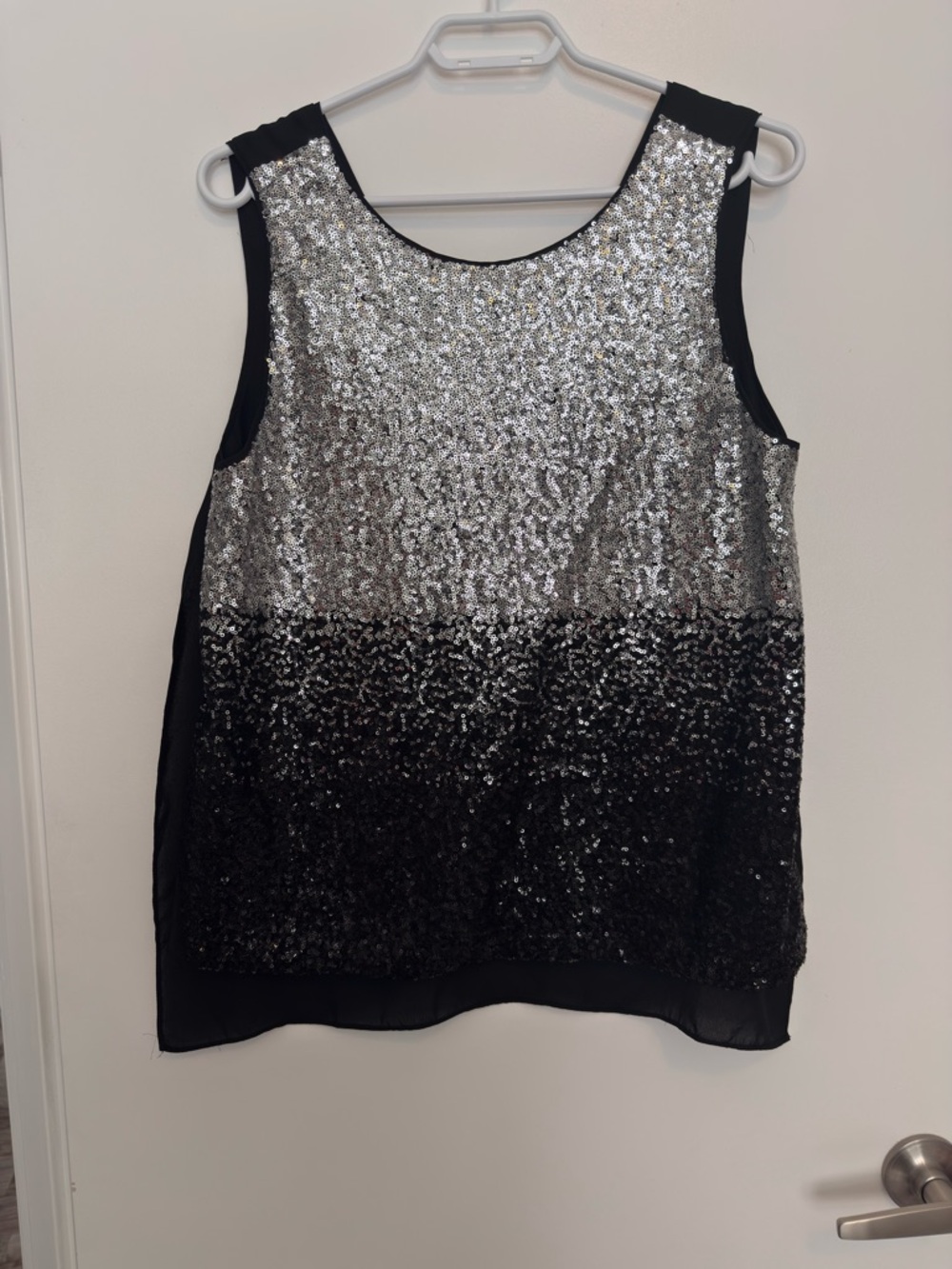 Sleeveless Sequin Ombre Tank Top - Silver and Black